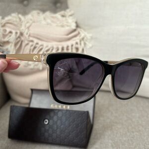 Gucci Sunglasses Black & Gold